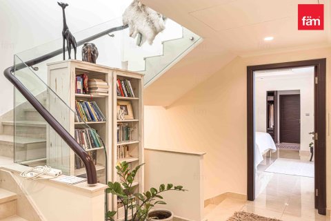 Зняти в оренду віллу в Дубай, ОАЕ 4 спальні, 218.1м2, № 678143 - фото 23