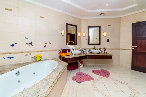Vilă de închiriat în Palm Jumeirah, Dubai, EAU 5 dormitoare, 622 mp.  №658032 - poză 15