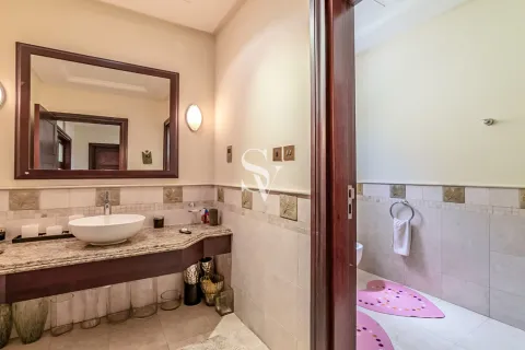 Vilă de închiriat în Palm Jumeirah, Dubai, EAU 5 dormitoare, 622 mp.  №658032 - poză 12