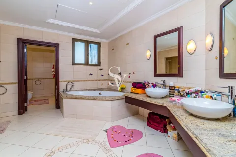 Vilă de închiriat în Palm Jumeirah, Dubai, EAU 5 dormitoare, 622 mp.  №658032 - poză 18