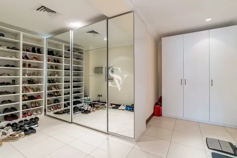 Vilă de închiriat în Palm Jumeirah, Dubai, EAU 5 dormitoare, 622 mp.  №658032 - poză 8