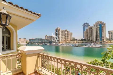 Vilă de închiriat în Palm Jumeirah, Dubai, EAU 5 dormitoare, 622 mp.  №658032 - poză 1