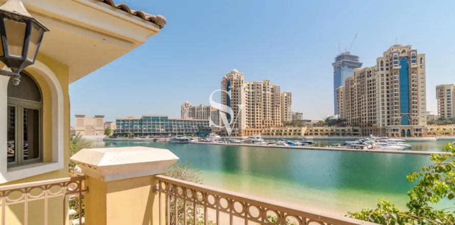Vilă în Palm Jumeirah, Dubai, EAU 5 dormitoare, 622 mp.  №658032