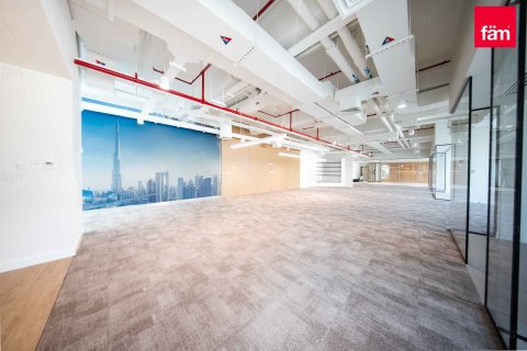 Oficiu de închiriat în Sheikh Zayed Road, Dubai, EAU 352.7 mp.  №635892 - poză 1