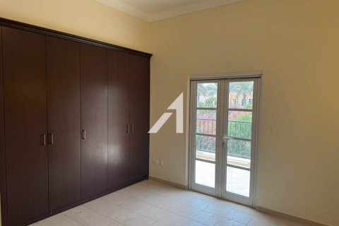 Vilă de închiriat în The Villa, Dubai, EAU 4 dormitoare, 793.6 mp.  №656925 - poză 13