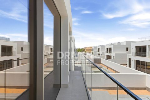 Villa in Jumeirah Park, Dubai, UAE 5 bedrooms, 561.04 sq.m. № 755768 - photo 24