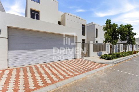 Villa in Jumeirah Park, Dubai, UAE 5 bedrooms, 561.04 sq.m. № 755768 - photo 25