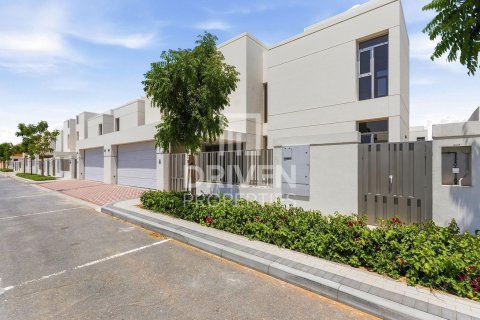 Villa in Jumeirah Park, Dubai, UAE 5 bedrooms, 561.04 sq.m. № 755768 - photo 28