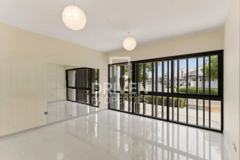 Villa til salg i Dubai, UAE 6 soveværelser, 376.72 kvm № 741809 - foto 3