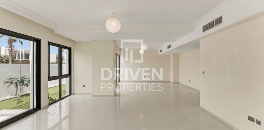 Villa i Dubai, UAE 6 soveværelser, 376.72 kvm № 741809