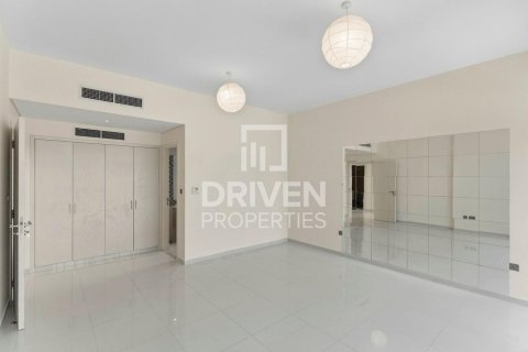 Villa til salg i Dubai, UAE 6 soveværelser, 376.72 kvm № 741809 - foto 12