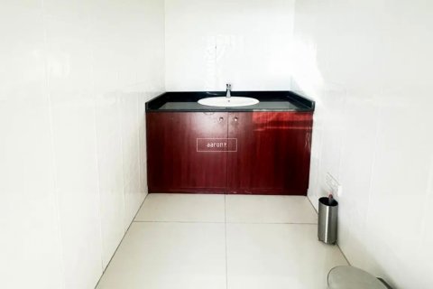 Business Bay, Dubai, UAE의 임대용 사무실 69.9제곱미터 번호 637996 - 사진 12