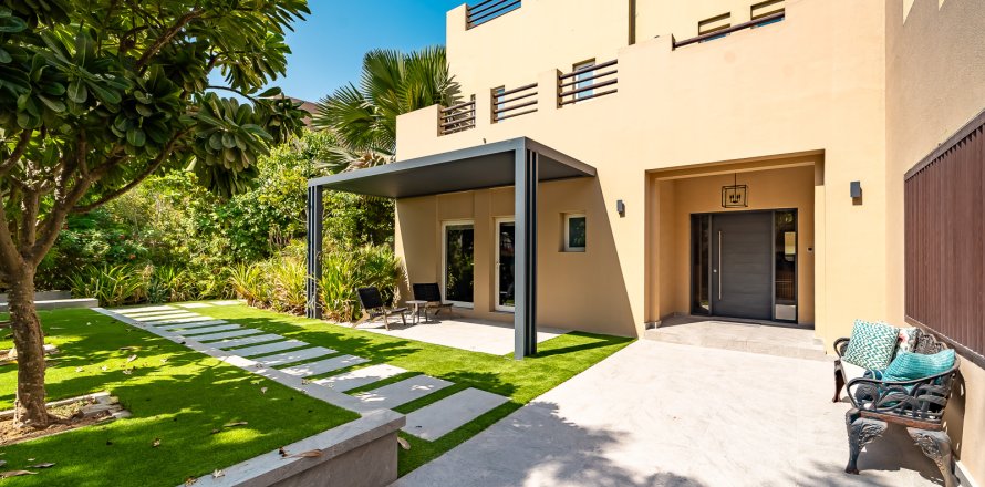 Βίλα σε Dubai, ΗΑΕ 6 υπνοδωμάτια, 790 τ.μ. Αρ. 696265