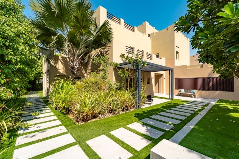 Βίλα σε Dubai, ΗΑΕ 6 υπνοδωμάτια, 790 τ.μ. Αρ. 696265 - φωτογραφία 2