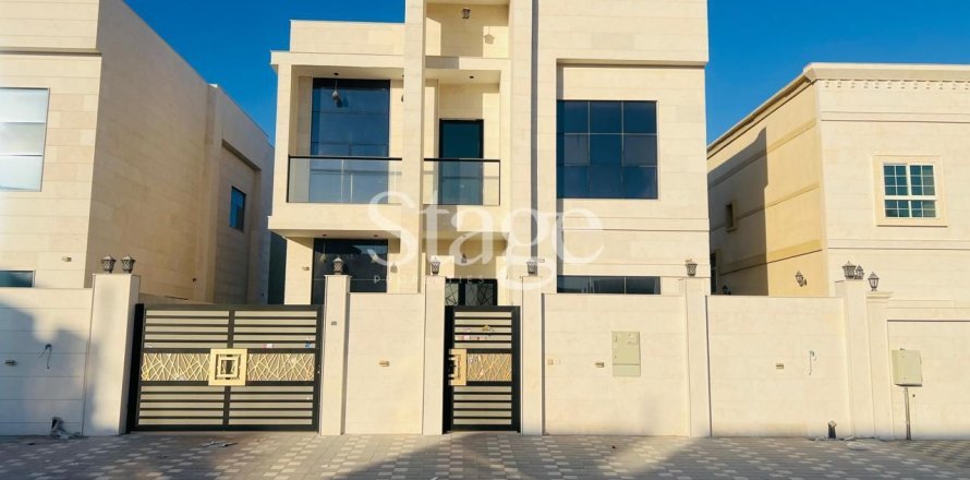 Villa in Ajman, VAE: 5 Schlafzimmer, 304 m2 Nr. 639039
