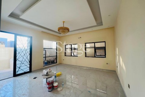 Villa zum Verkauf in Ajman, VAE 5 Schlafzimmer, 304 m2 Nr. 639039 - Foto 4