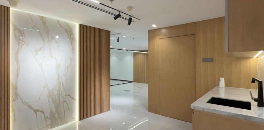 دفتر در Dubai ، امارات متحده عربی 107.4 متر مربع.  شماره 708449