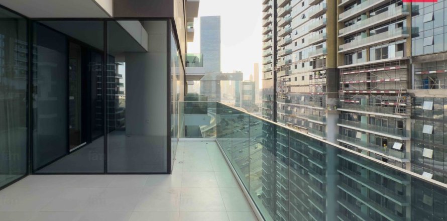 آپارتمان در Al Kifaf، Dubai ، امارات متحده عربی 2 خوابه ، 130.1 متر مربع.  شماره 669801