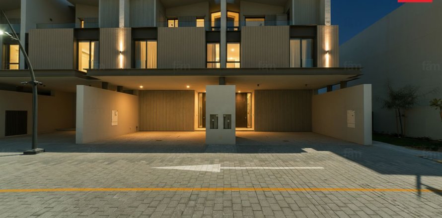 Ridamaja asukohaga Dubai, AÜE: 3 magamistoaga, 168 m² Nr 702579