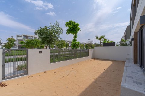 Vilë në Tilal Al Ghaf, Dubai, Emiratet e Bashkuara Arabe 4 dhoma gjumi, 235 m2. № 700393 - Foto 18