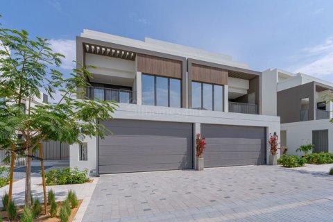 Vilë në Tilal Al Ghaf, Dubai, Emiratet e Bashkuara Arabe 4 dhoma gjumi, 235 m2. № 700393 - Foto 24