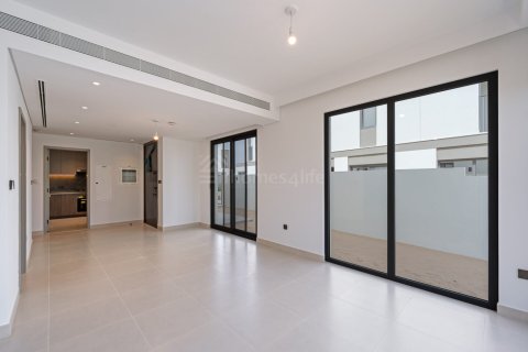 Vilë në Tilal Al Ghaf, Dubai, Emiratet e Bashkuara Arabe 4 dhoma gjumi, 235 m2. № 700393 - Foto 2
