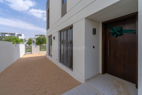 Vilë në Tilal Al Ghaf, Dubai, Emiratet e Bashkuara Arabe 4 dhoma gjumi, 235 m2. № 700393 - Foto 19
