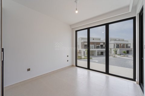 Vilë në Tilal Al Ghaf, Dubai, Emiratet e Bashkuara Arabe 4 dhoma gjumi, 235 m2. № 700393 - Foto 26