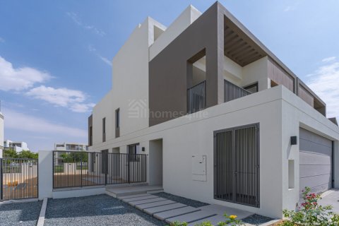 Vilë në Tilal Al Ghaf, Dubai, Emiratet e Bashkuara Arabe 4 dhoma gjumi, 235 m2. № 700393 - Foto 20