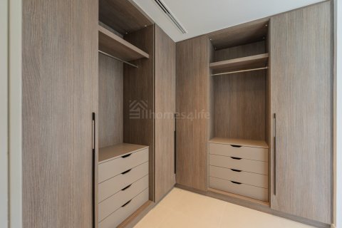 Vilë në Tilal Al Ghaf, Dubai, Emiratet e Bashkuara Arabe 4 dhoma gjumi, 235 m2. № 700393 - Foto 10