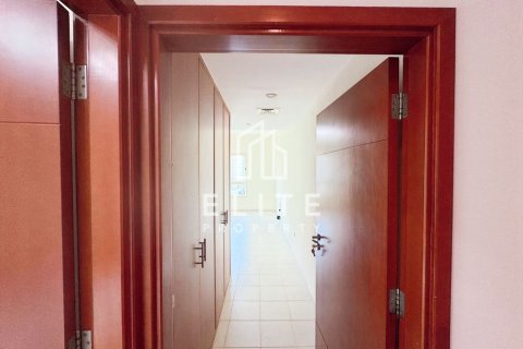 Apartment til salg i Greens, Dubai, UAE 2 soveværelser, 121 kvm № 754687 - foto 7