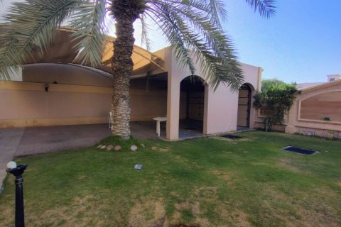 Βίλα σε Al Barsha, Dubai, ΗΑΕ 5 υπνοδωμάτια, 1394 τ.μ. Αρ. 712212 - φωτογραφία 10