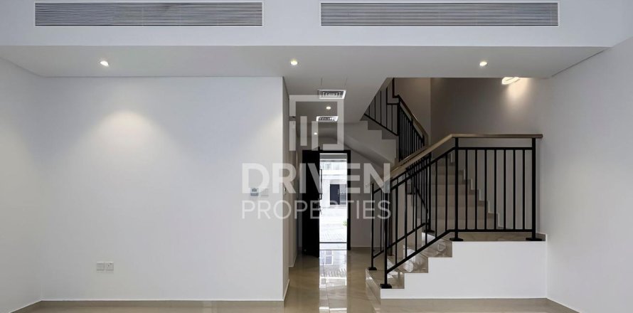 Maison de ville à Dubai, EAU: 4 chambres, 112.23 m2 № 746783