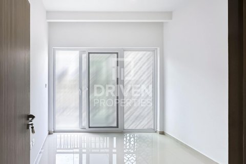 Maison de ville à louer à Dubai, EAU 4 chambres, 112.23 m2 № 746783 - photo 3