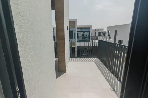 Arabian Ranches 3, Dubai, BAE’de kiralık sıra ev 3 yatak odası, 123 m&sup2; No 703351 - fotoğraf 1