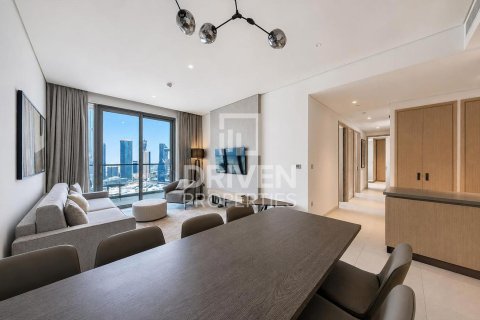 Müüa korter asukohaga Downtown Dubai (Downtown Burj Dubai), Dubai, AÜE: 3 magamistoaga, 157.28 m² Nr 741736 - pilt 4