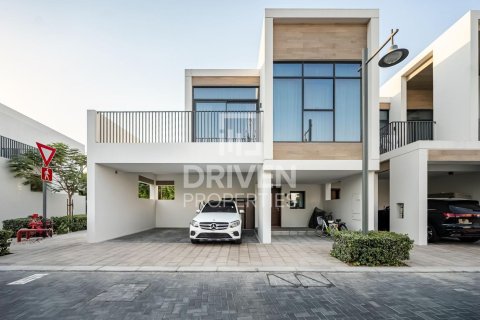 Vila u gradu Arabian Ranches 3, Dubai, UAE 4 spavaće sobe, 177.54 m2 Br. 741734 - Slika 2