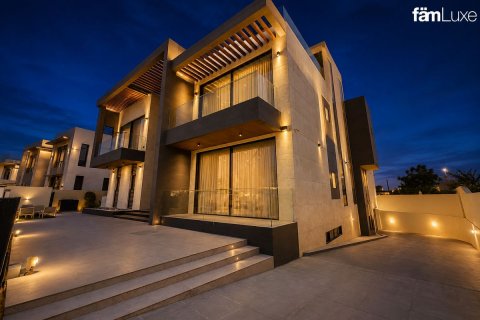 Villa à Dubai Hills Estate, Dubai, EAU: 6 chambres, 1077.8 m2 № 638229