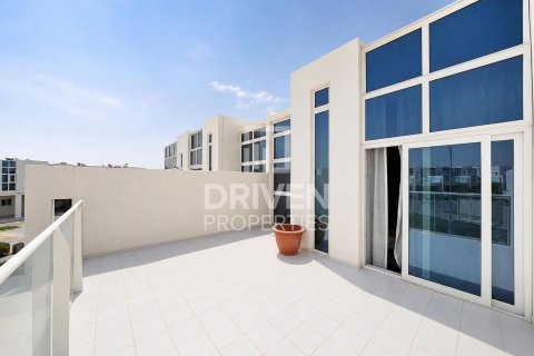 Townhouse sa Dubai, UAE 2 silid-tulugan, 133.41 sq.m. № 741840 - larawan 22