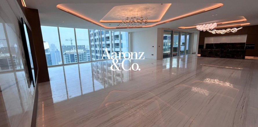Penthouse in Jumeirah Lake Towers, Dubai, UAE 4 bedrooms, 553 sq.m. № 688183