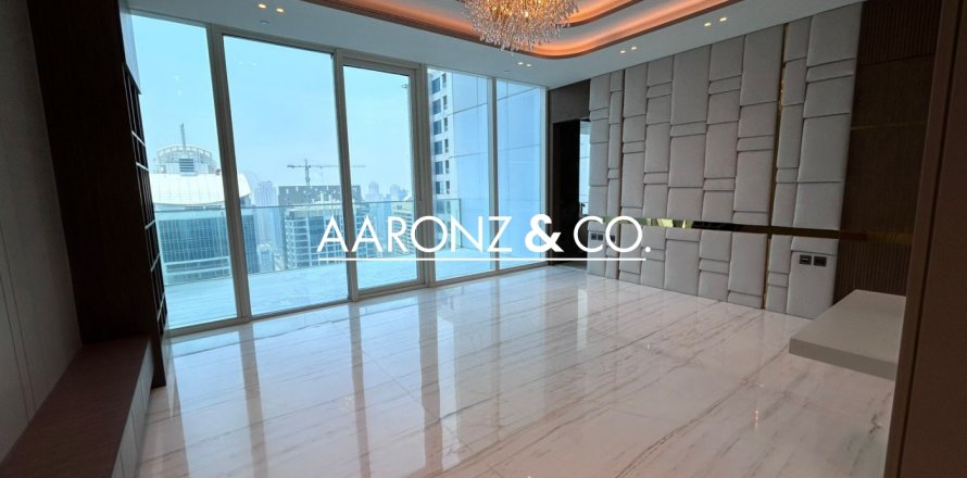 阿联酋 Dubai Jumeirah Lake Towers 顶层豪华公寓  3 卧, 527 平方米 , 编号 688182