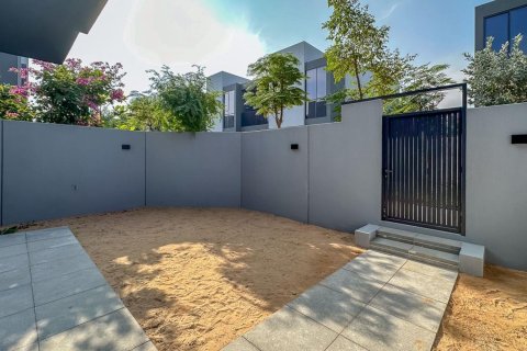Townhouse til salg i Tilal City, Sharjah, UAE 4 soveværelser, 246.38 kvm № 749457 - foto 9