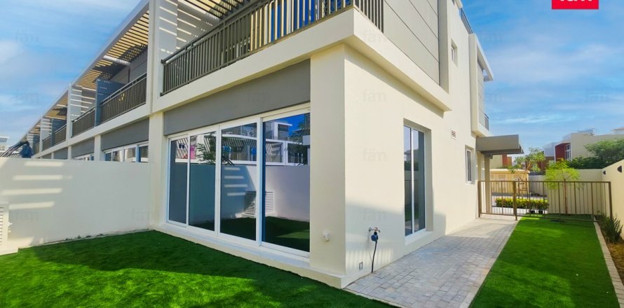 Townhouse in Dubai, UAE 3 bedrooms, 182.6 sq.m. № 647927