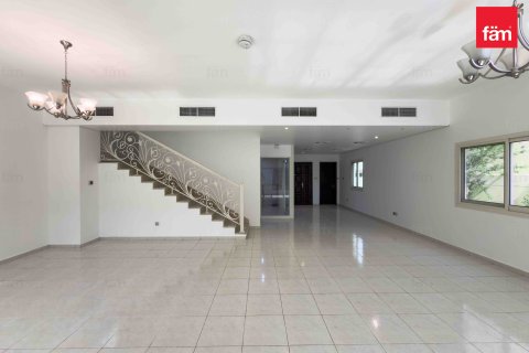 Müüa villa asukohaga Dubai, AÜE: 4 magamistoaga, 501.5 m² Nr 655794 - pilt 5