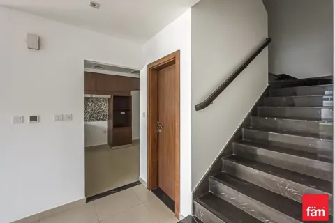 Vilă de închiriat în Dubai, EAU 3 dormitoare, 168.9 mp. №655793 - poză 8