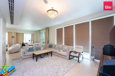 Villa in Jumeirah Park, Dubai, UAE 4 bedrooms, 515.8 sq.m. № 713233 - photo 13