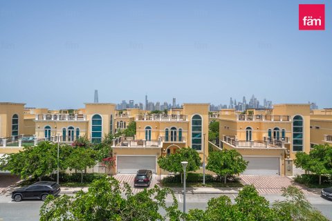 Villa in Jumeirah Park, Dubai, UAE 4 bedrooms, 515.8 sq.m. № 713233 - photo 2