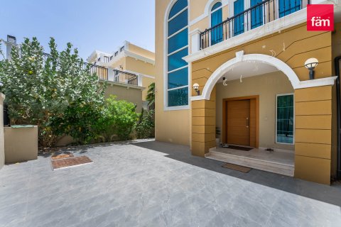 Villa in Jumeirah Park, Dubai, UAE 4 bedrooms, 515.8 sq.m. № 713233 - photo 25