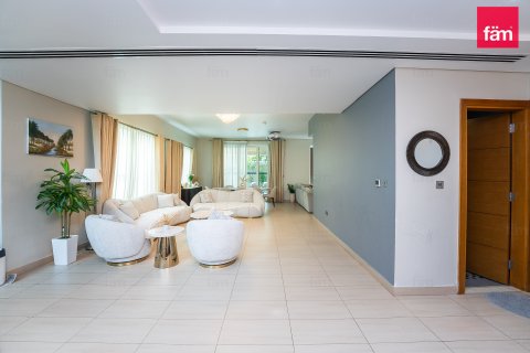 Villa in Jumeirah Park, Dubai, UAE 4 bedrooms, 515.8 sq.m. № 713233 - photo 3