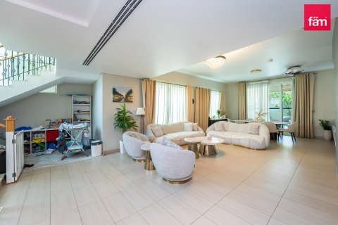 Villa in Jumeirah Park, Dubai, UAE 4 bedrooms, 515.8 sq.m. № 713233 - photo 7
